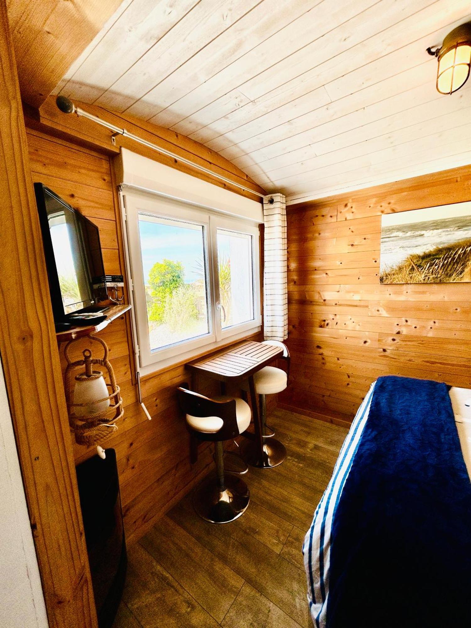 "La Cabine" Barneville-Carteret Exterior photo